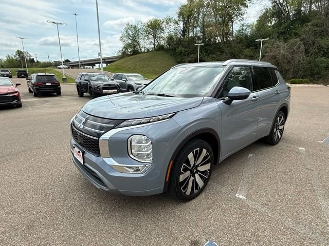 2025 Mitsubishi Outlander SEL 2WD's photo