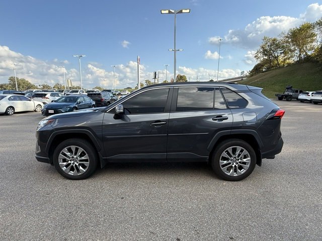 2024 Toyota RAV4 XLE Premium photo 2