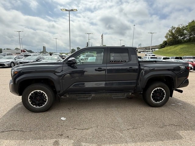 2024 Toyota Tacoma TRD Off-Road photo 4