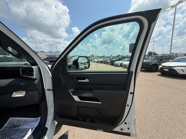 2025 Toyota Tundra Platinum - Photo 37