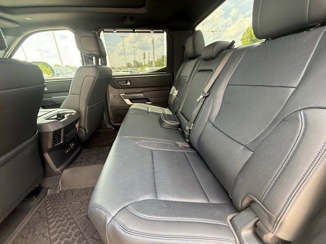 2025 Toyota Tundra Platinum - Photo 32