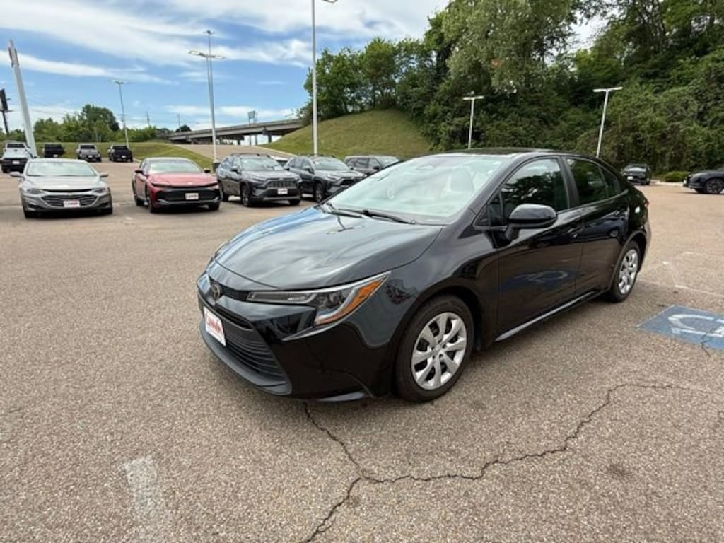 Used 2024 Toyota Corolla LE LE CVT
