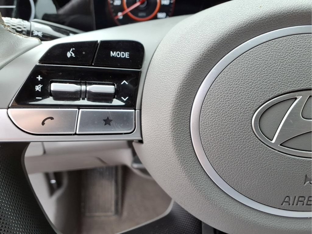2025 Hyundai Elantra SEL - Photo 19