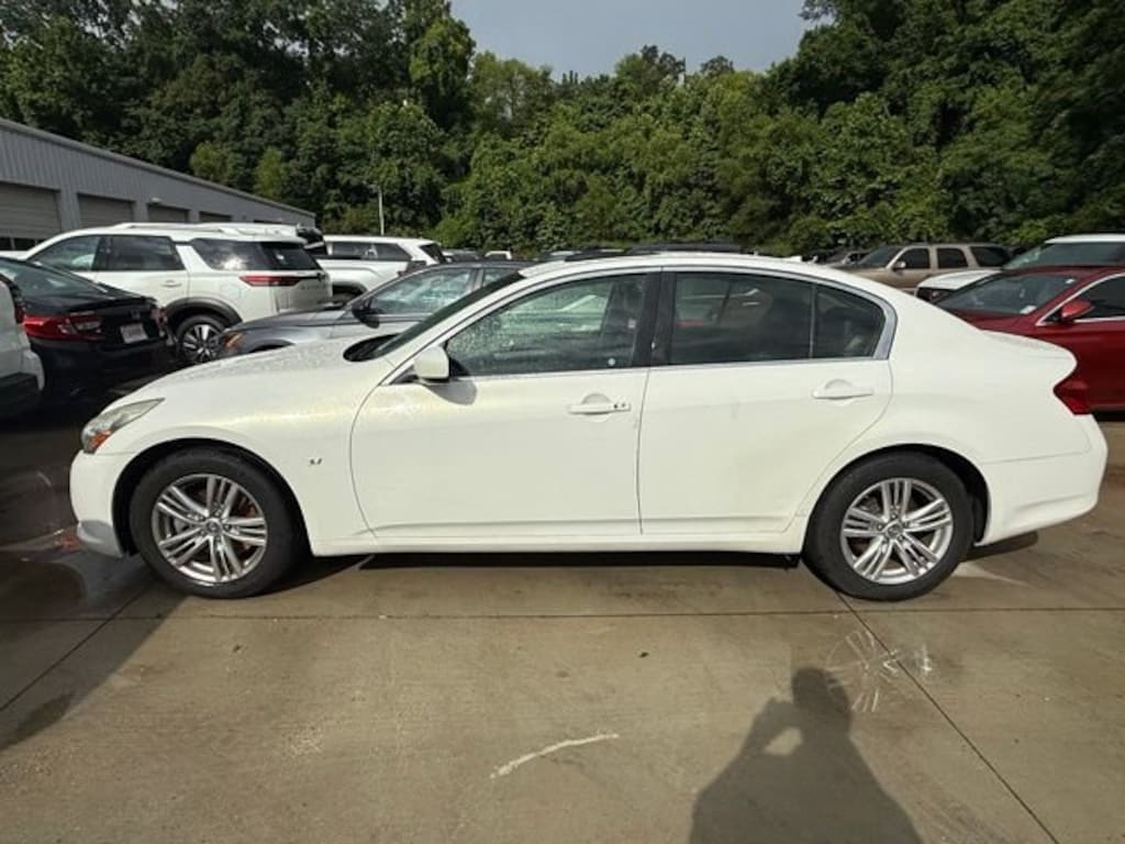 Used 2015 INFINITI Q40 Sedan
