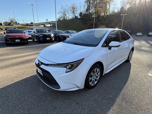 2022 Toyota Corolla LE's photo
