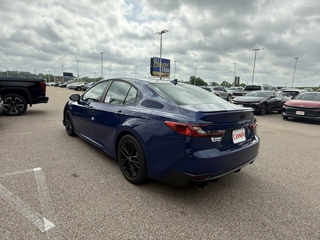 2025 Toyota Camry SE photo 3