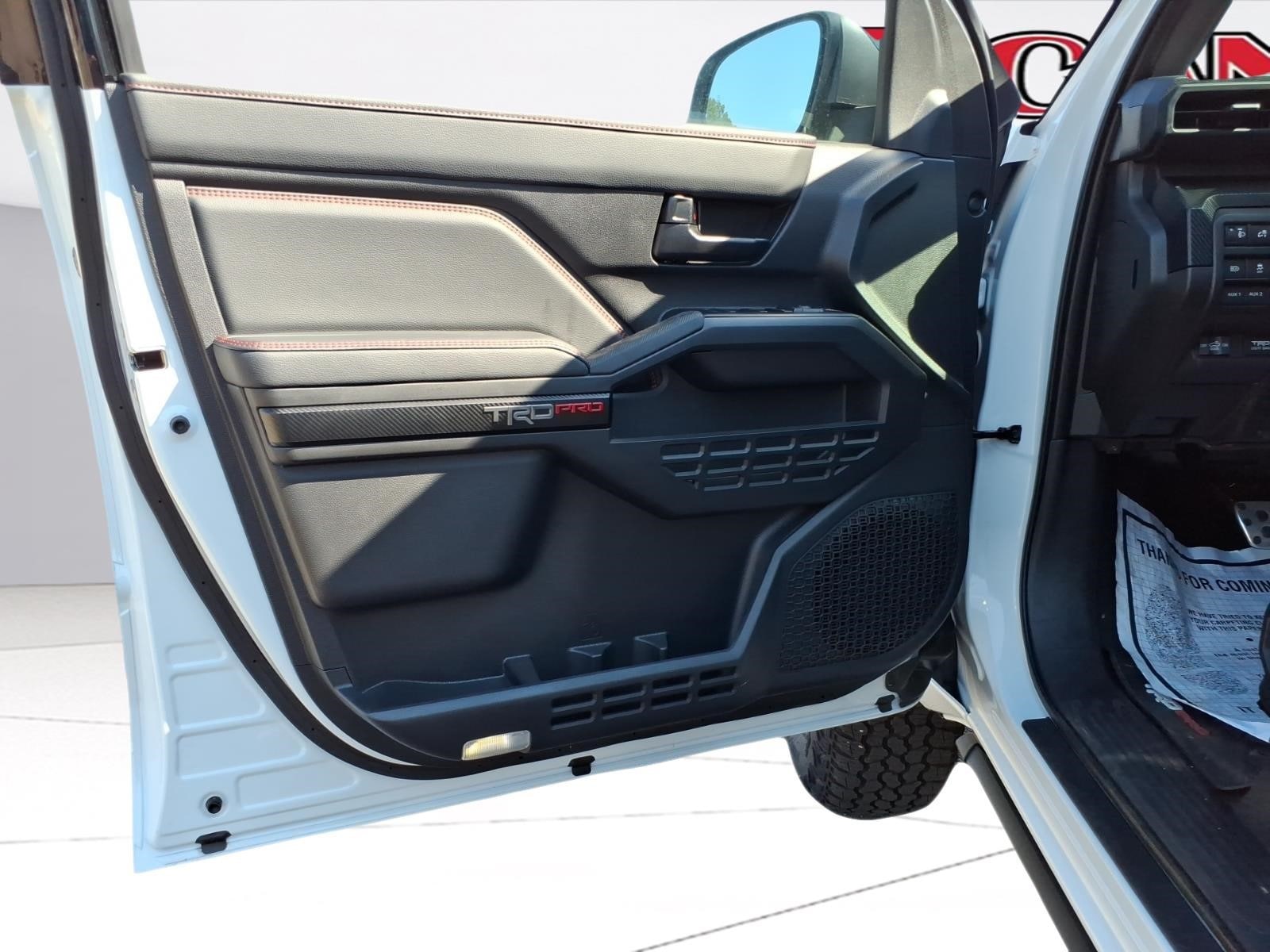 2025 Toyota Tacoma TRD Pro - Photo 14