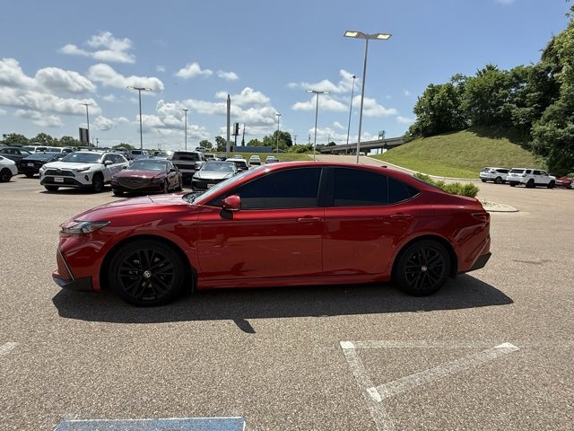 2025 Toyota Camry SE photo 4