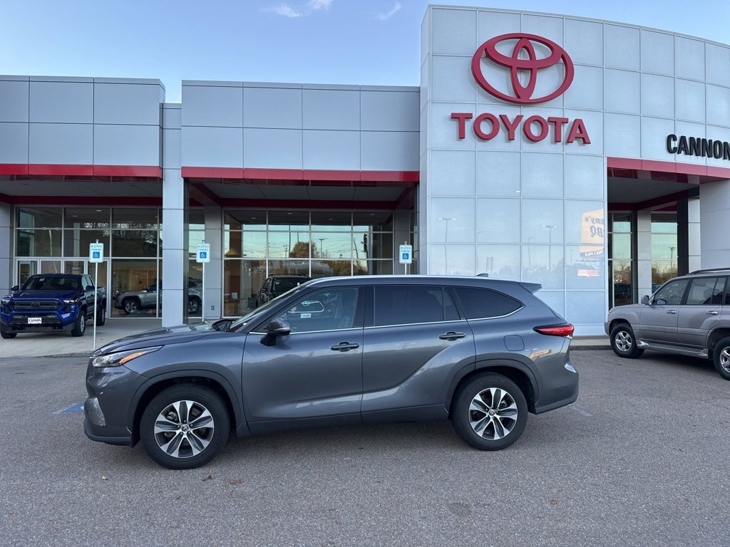 2022 Toyota Highlander XLE photo 4