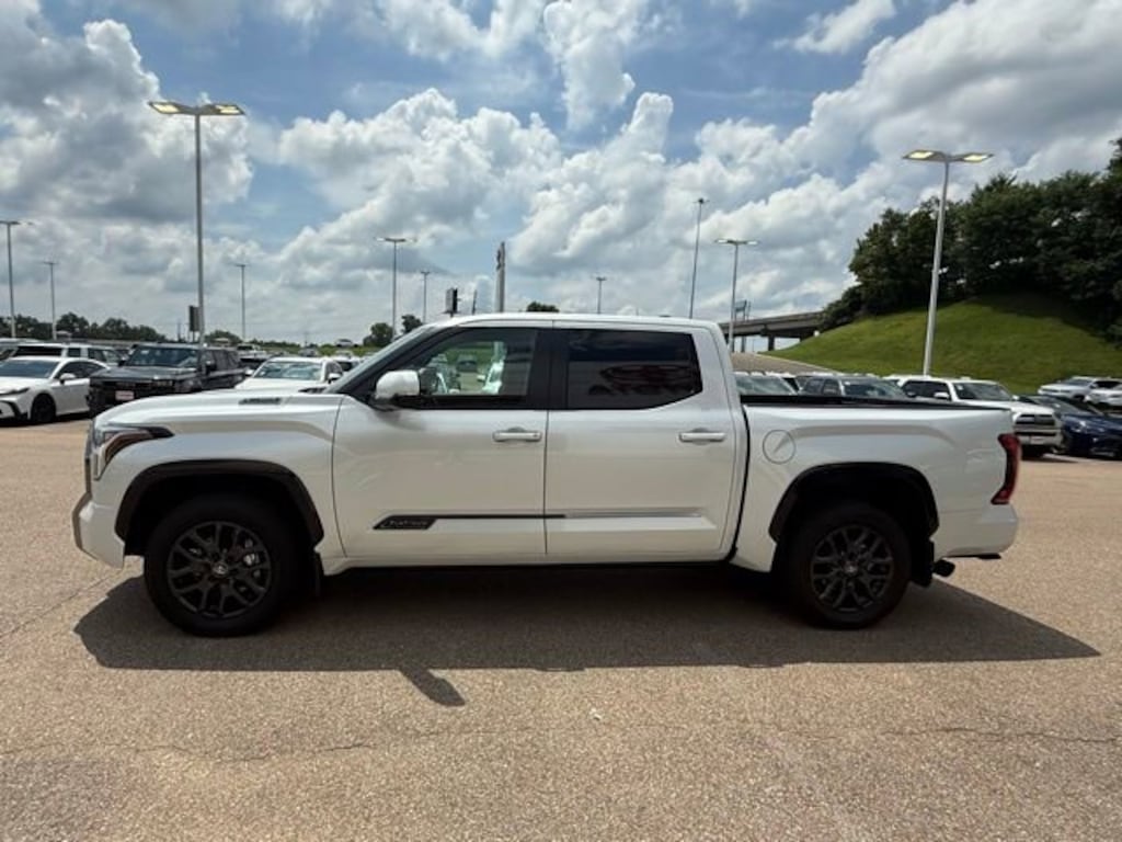 Used 2025 Toyota Tundra 4WD Platinum Hybrid Platinum Hybrid CrewMax 5.5 Bed
