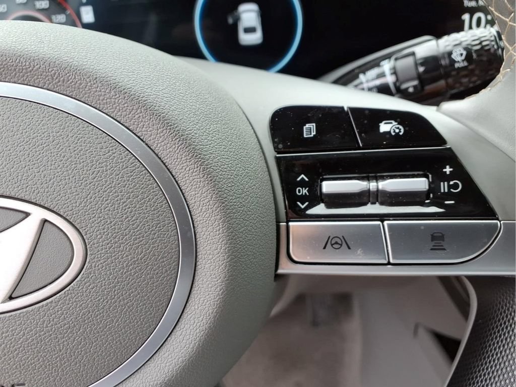2025 Hyundai Elantra SEL - Photo 20