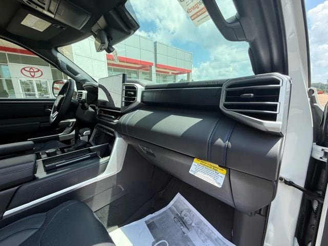 2025 Toyota Tundra Platinum - Photo 42