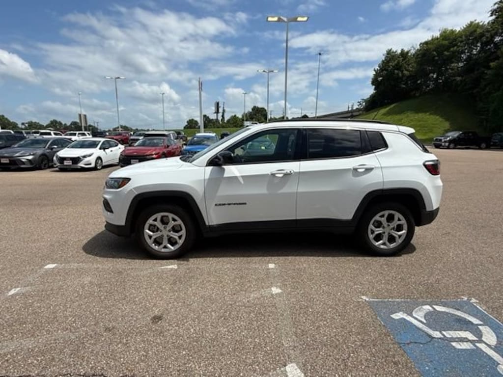 Used 2024 Jeep Compass Latitude Latitude 4x4