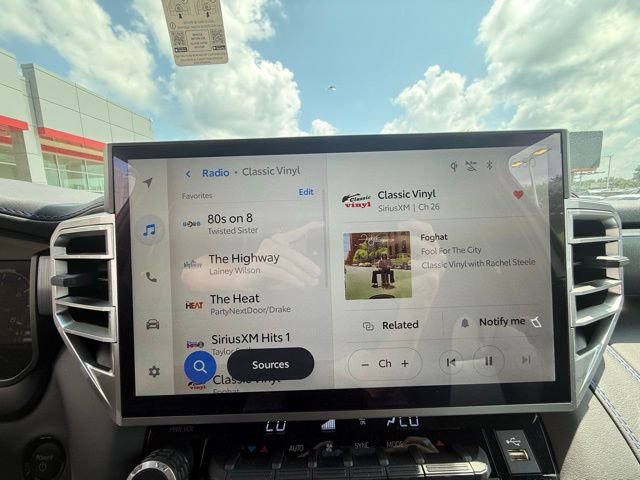 2025 Toyota Tundra Platinum - Photo 23