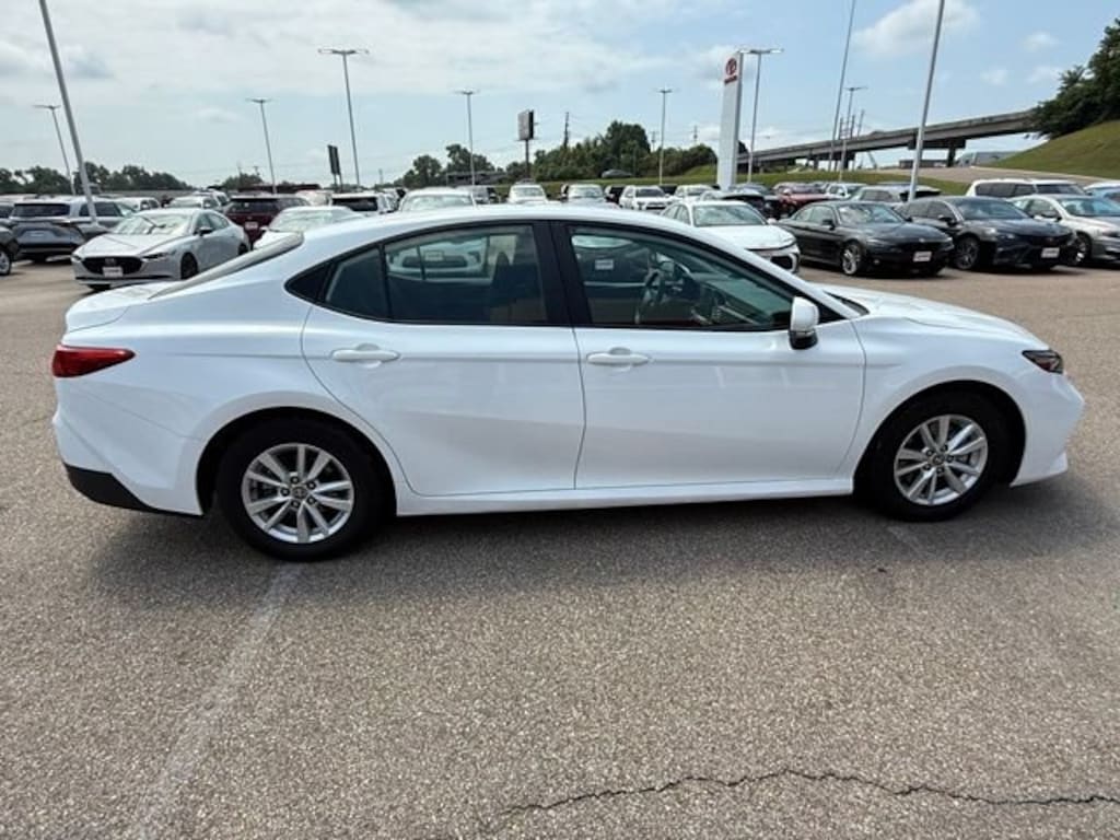 Used 2025 Toyota Camry SE SE