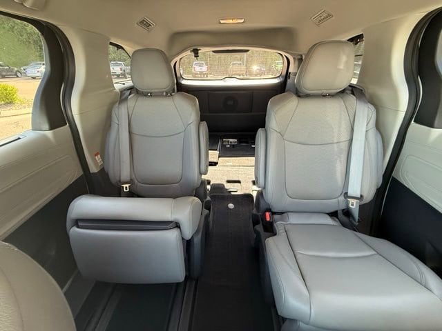 2022 Toyota Sienna Limited - Photo 26