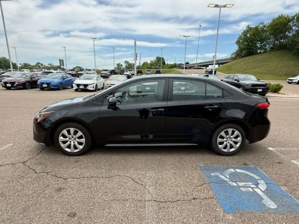 Used 2024 Toyota Corolla LE LE CVT