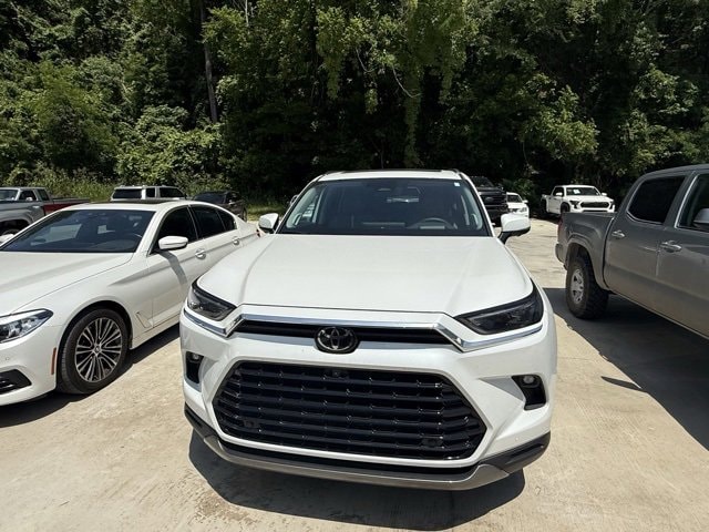 Used 2024 Toyota Grand Highlander Platinum with VIN 5TDAAAB55RS050340 for sale in Vicksburg, MS
