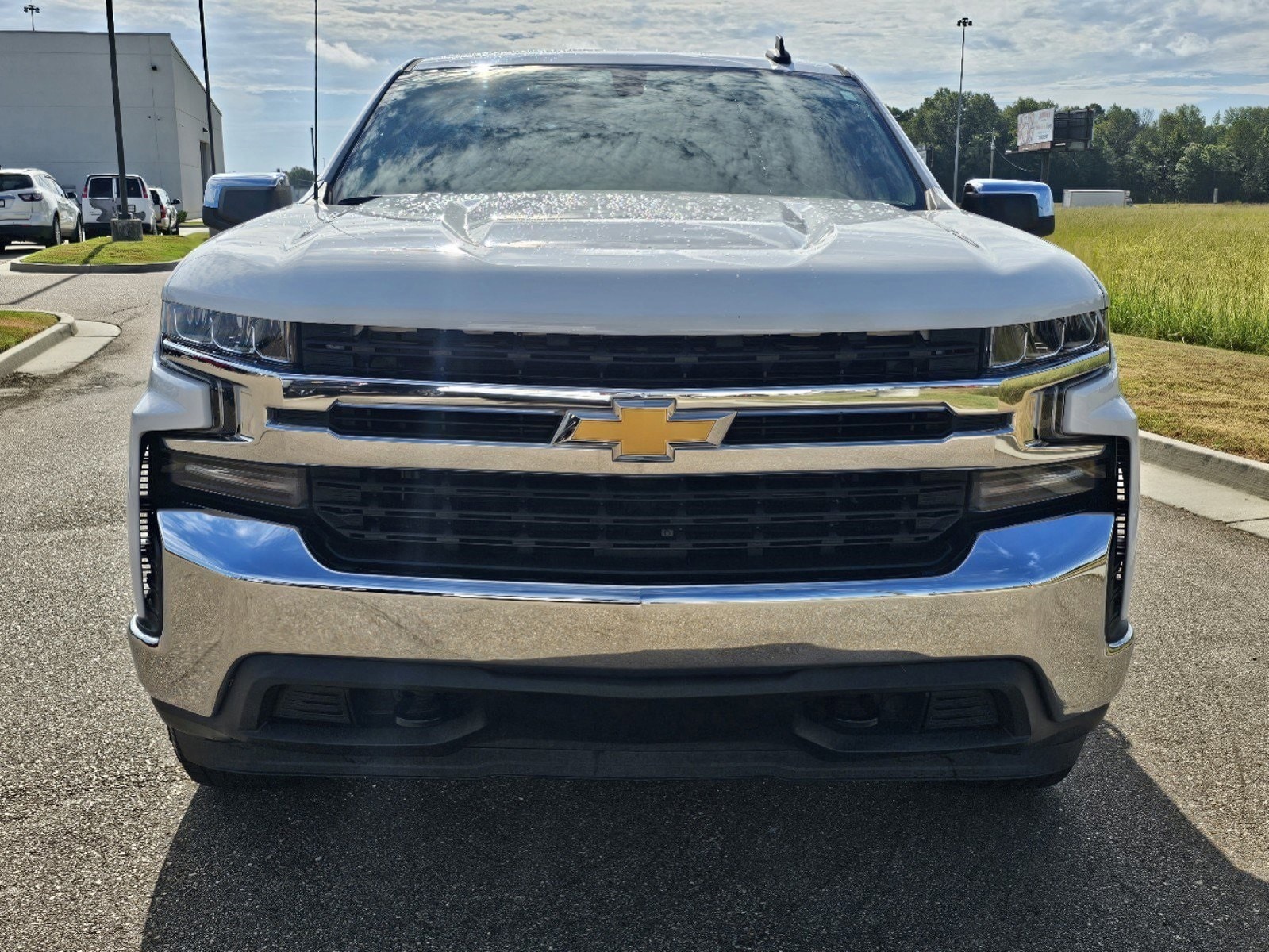 Used 2020 Chevrolet Silverado 1500 LT with VIN 1GCUYDED4LZ137925 for sale in Madison, MS