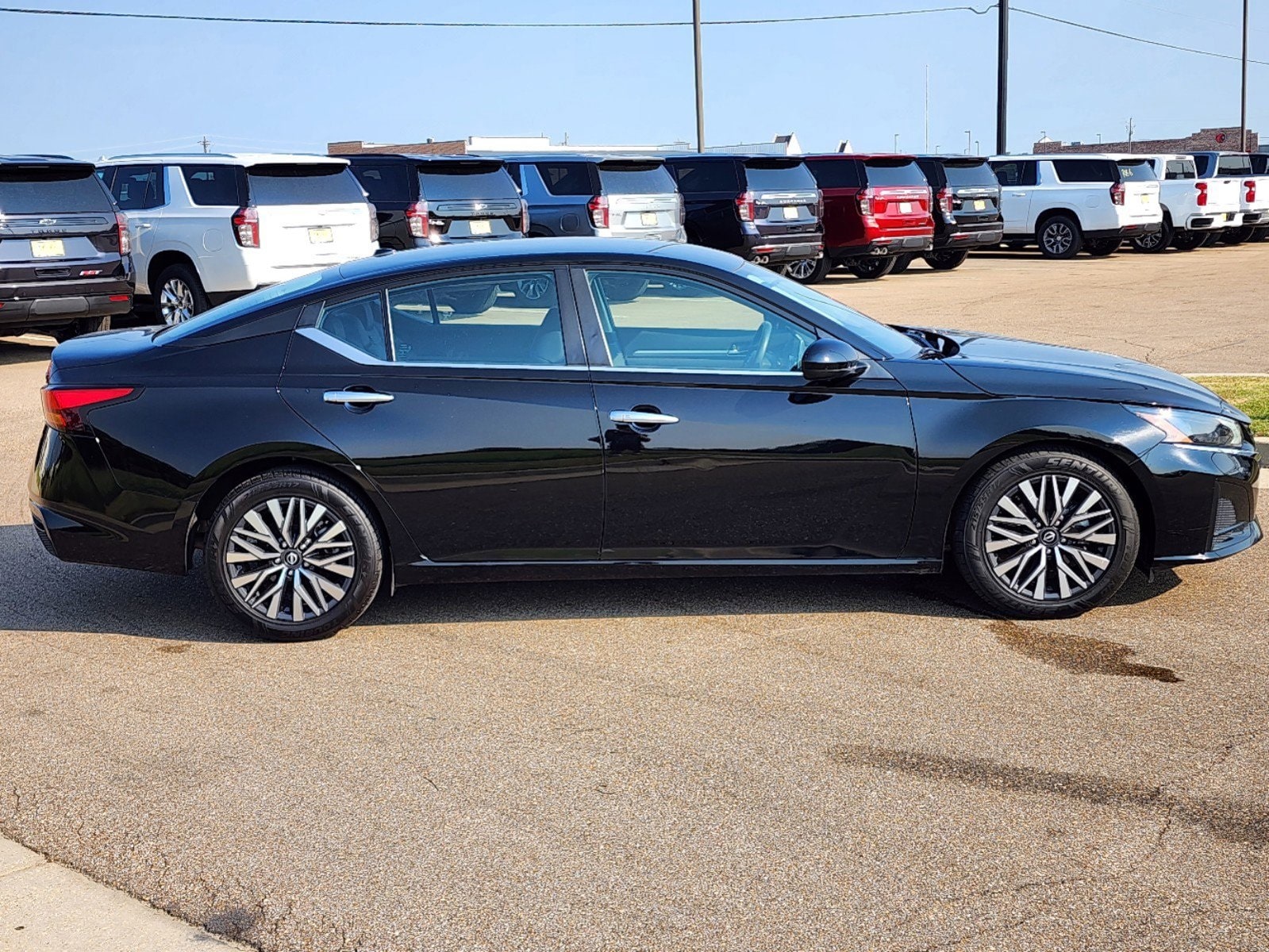 Used 2023 Nissan Altima SV with VIN 1N4BL4DV2PN324308 for sale in Madison, MS