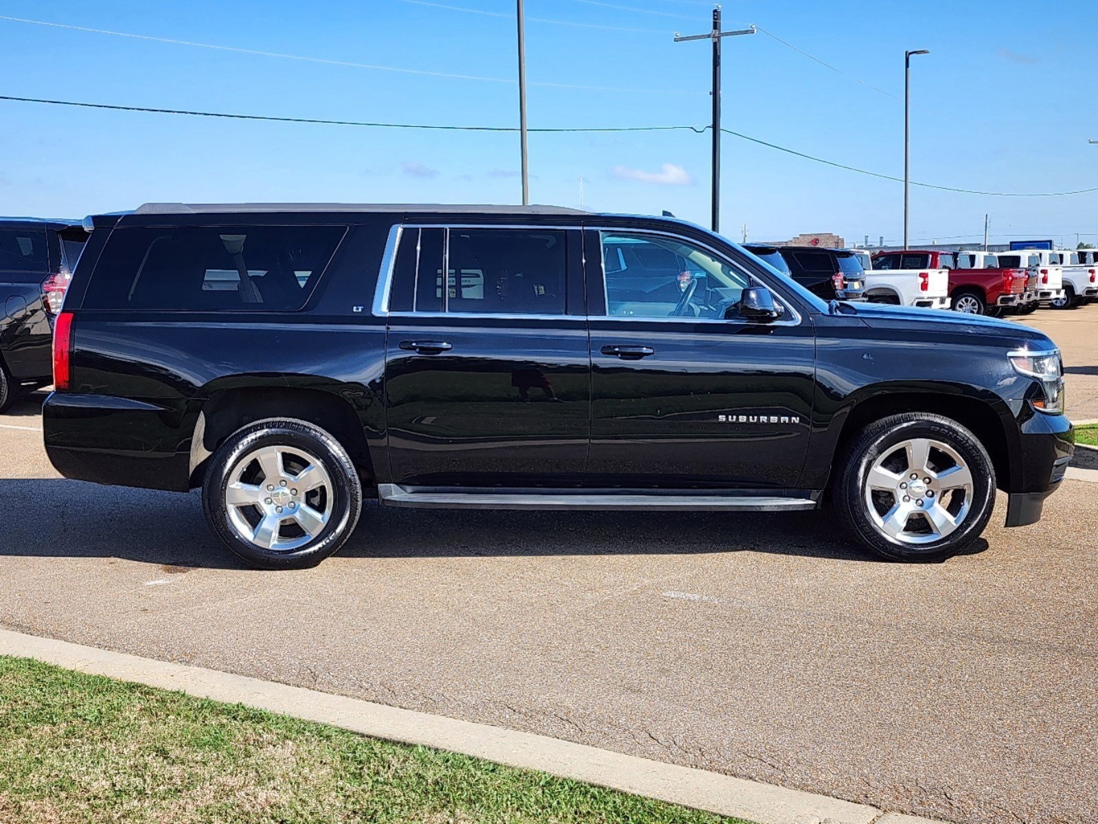 Used 2020 Chevrolet Suburban LT with VIN 1GNSCHKC6LR284649 for sale in Madison, MS