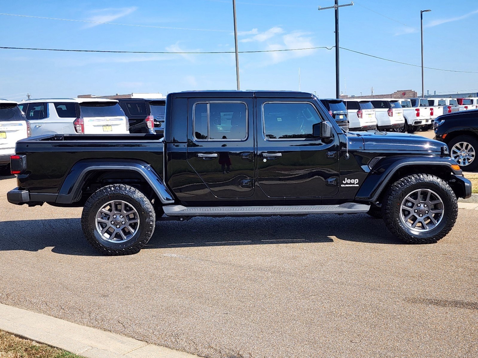 Used 2021 Jeep Gladiator Overland with VIN 1C6HJTFG4ML507663 for sale in Madison, MS