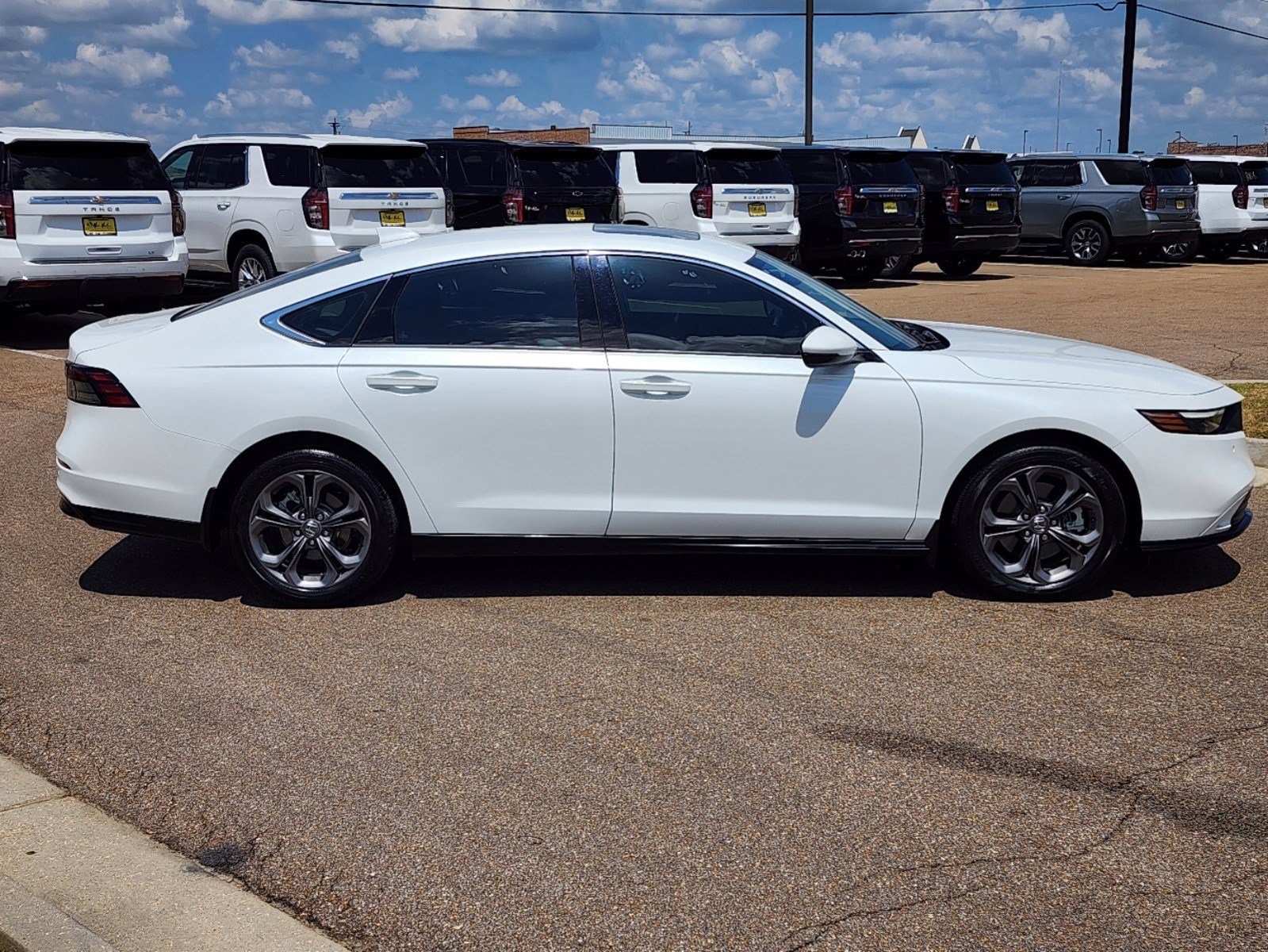 Used 2023 Honda Accord Hybrid EX-L with VIN 1HGCY2F6XPA028441 for sale in Madison, MS