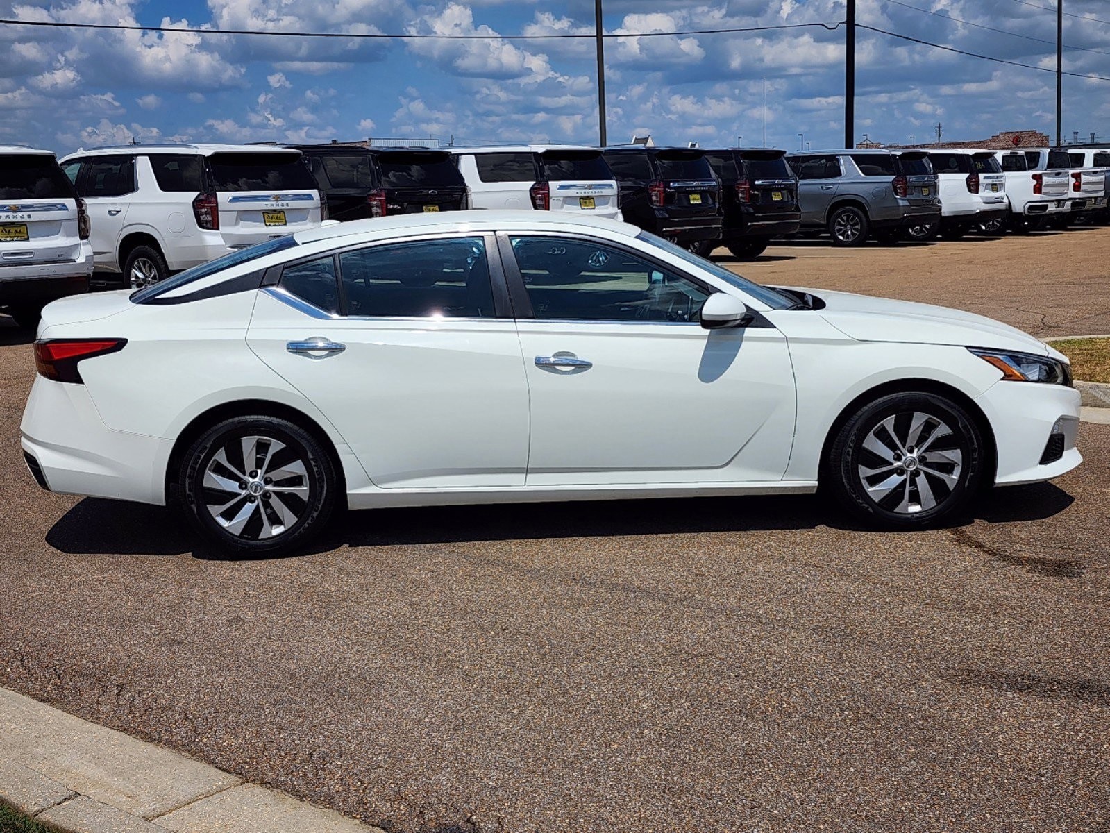 Used 2020 Nissan Altima S with VIN 1N4BL4BV4LC236272 for sale in Madison, MS