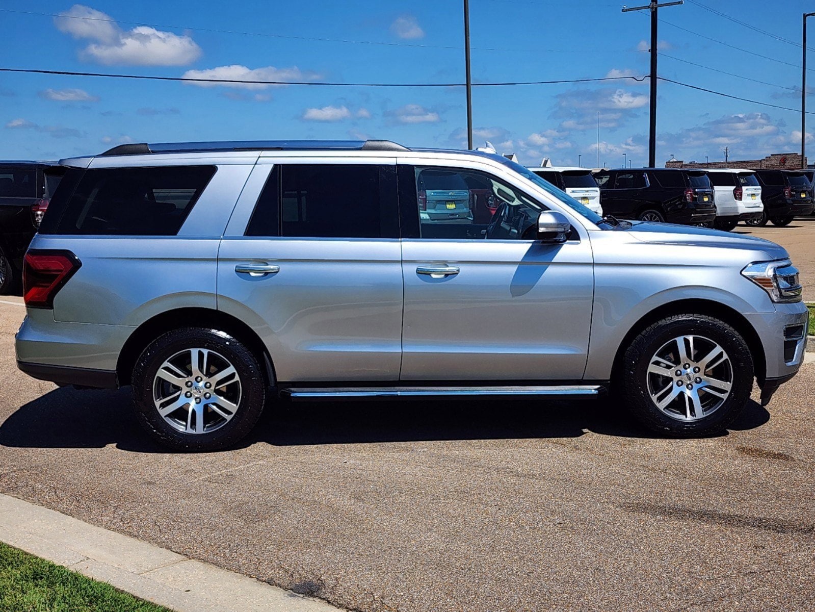 Used 2023 Ford Expedition Limited with VIN 1FMJU1K87PEA06324 for sale in Madison, MS