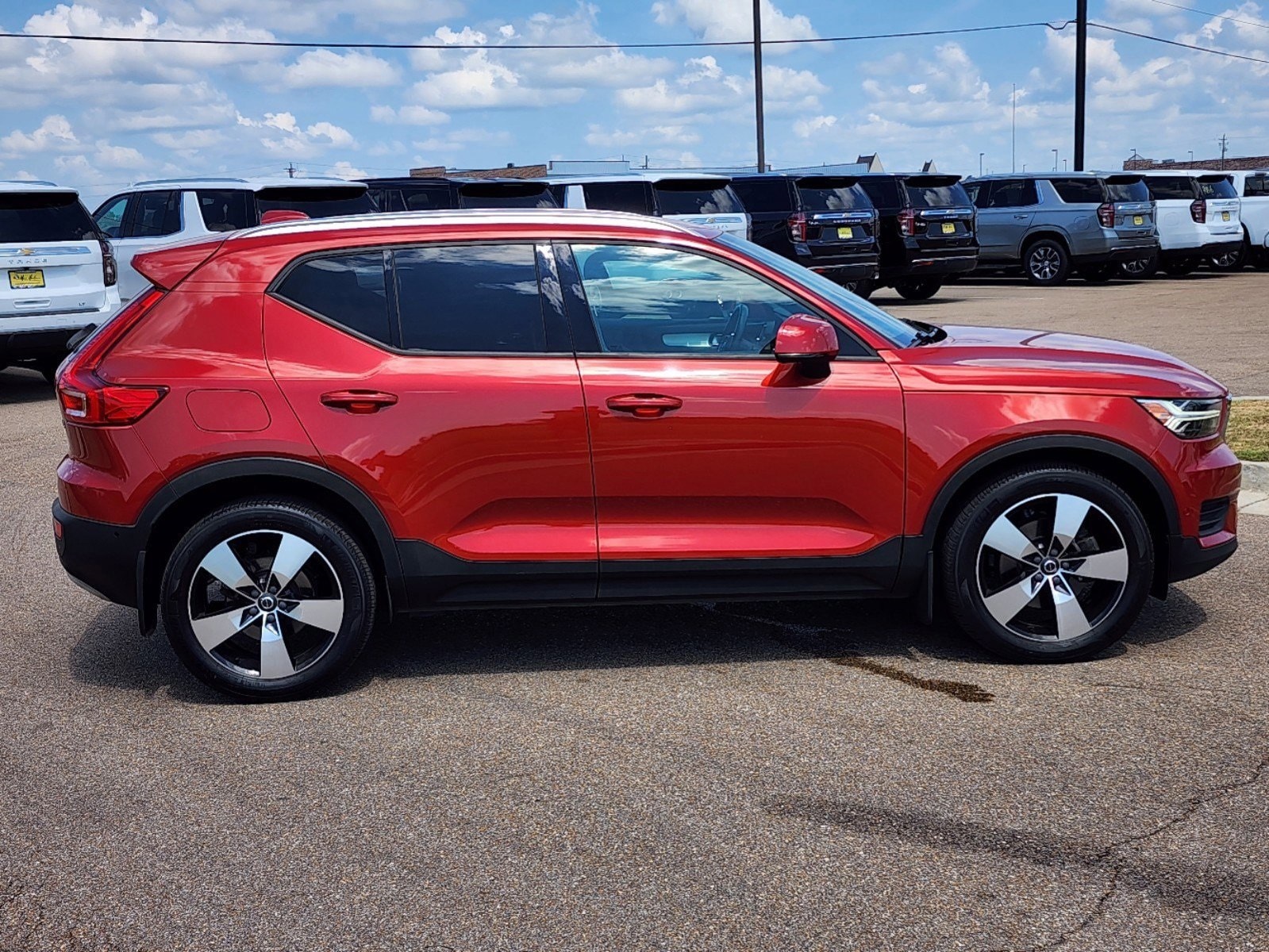 Used 2019 Volvo XC40 Momentum with VIN YV4AC2HK0K2052858 for sale in Madison, MS