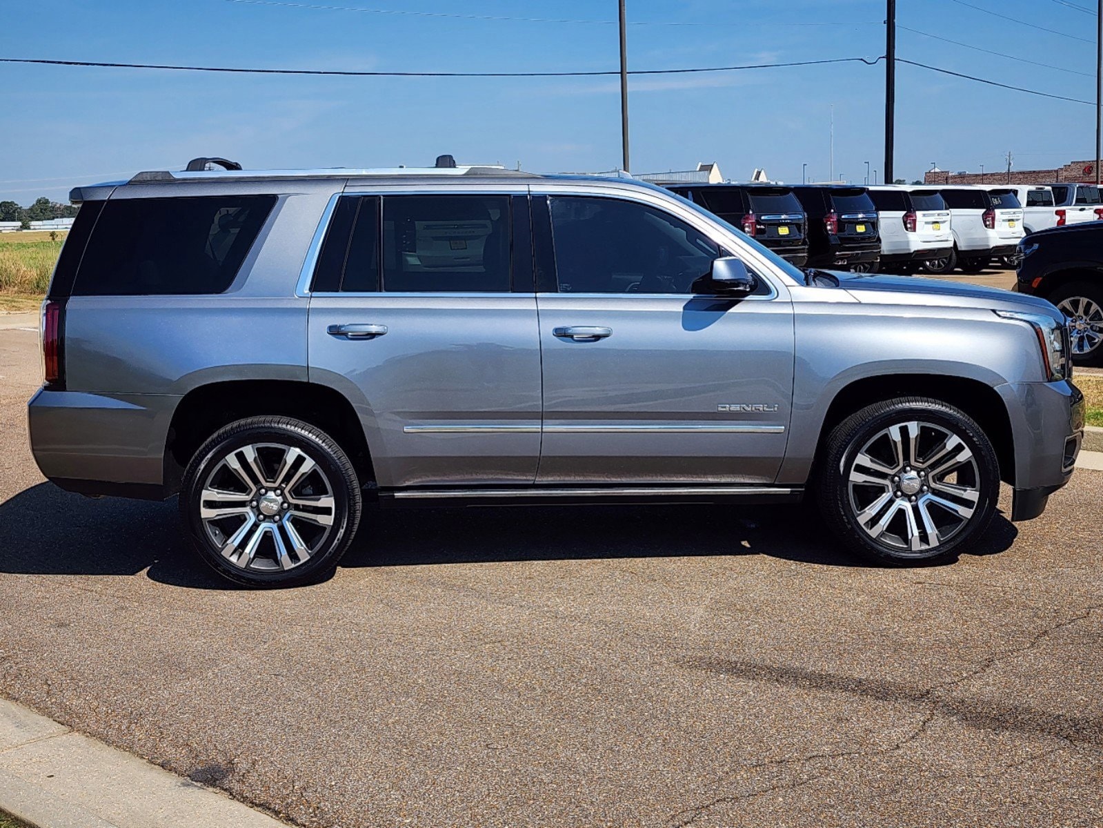 Used 2020 GMC Yukon Denali with VIN 1GKS1CKJ2LR154291 for sale in Madison, MS