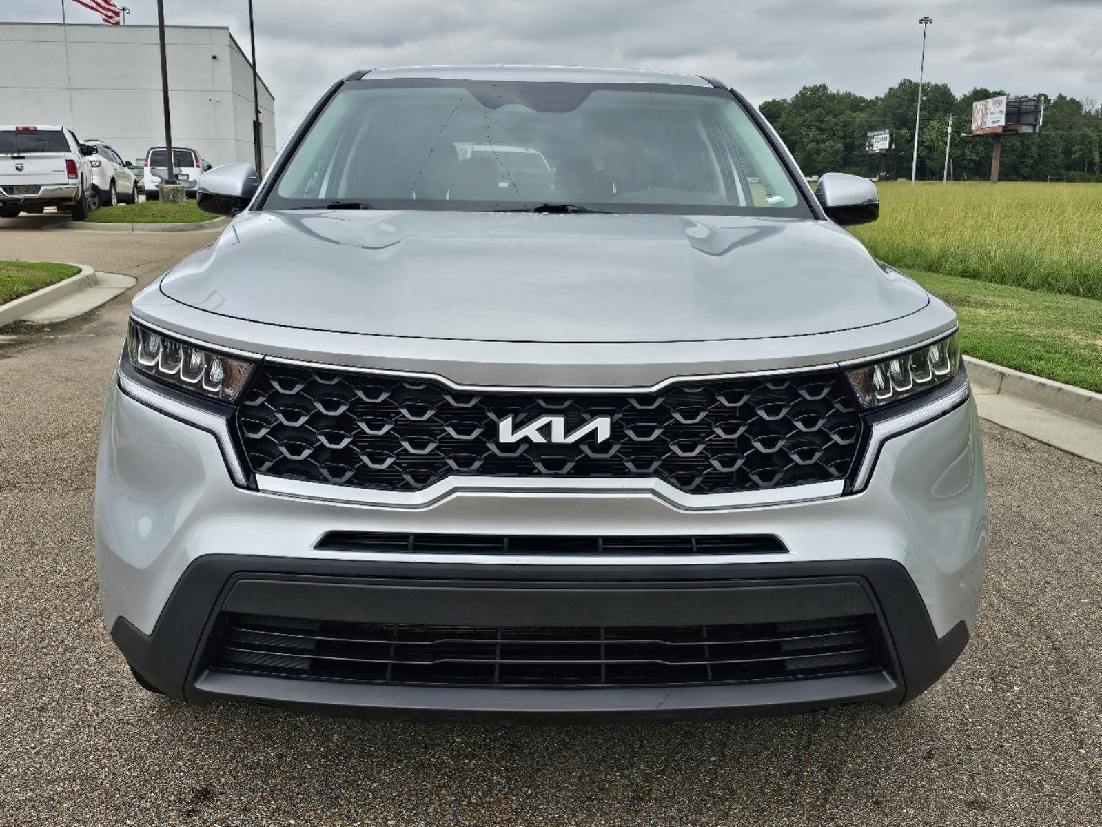 Used 2022 Kia Sorento LX with VIN 5XYRG4LC6NG141754 for sale in Madison, MS