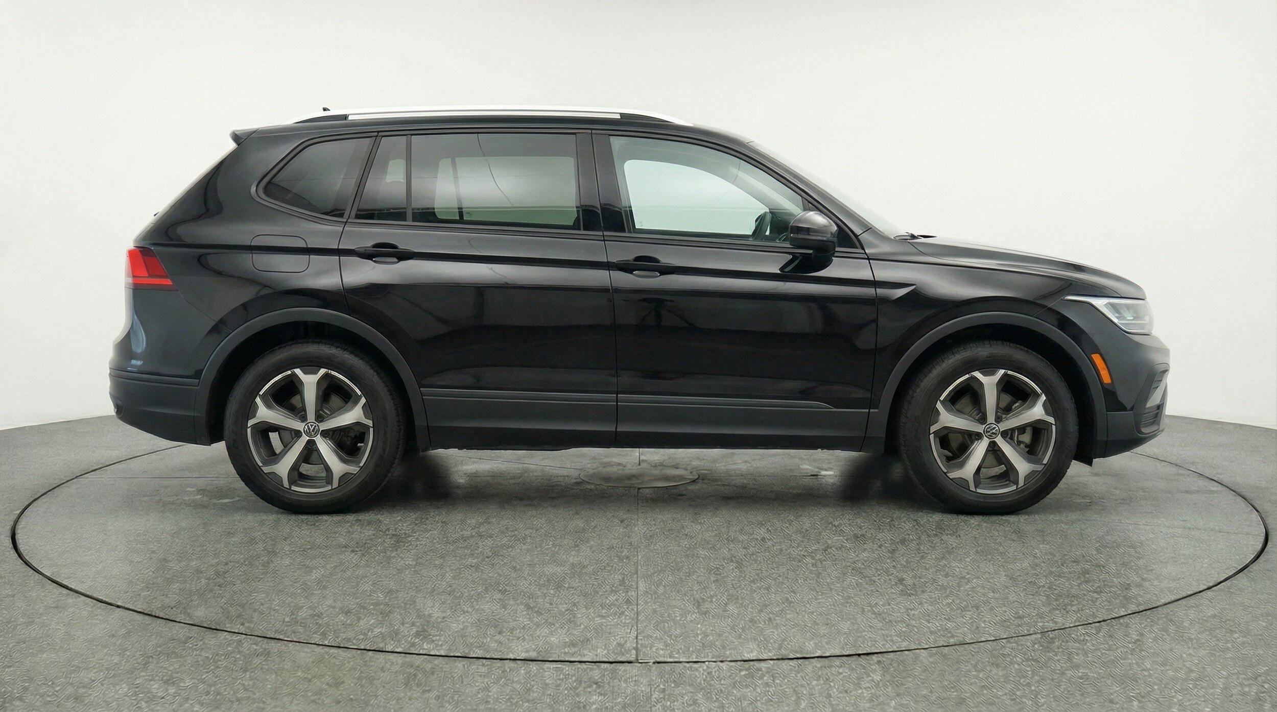 Thumbnail: 2026 Volkswagen Tiguan - 11