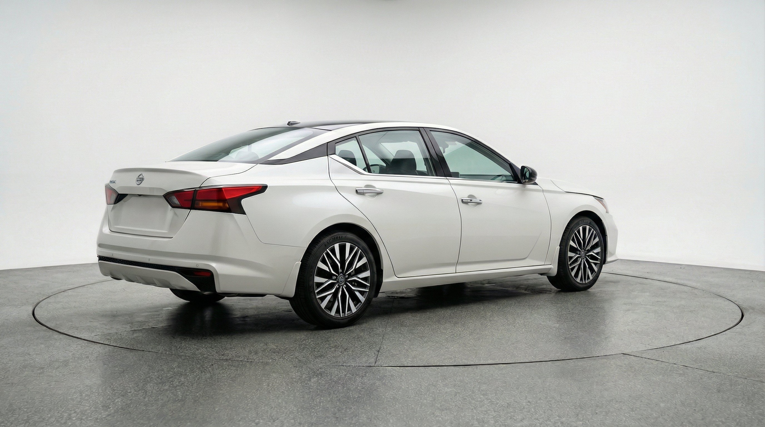 Thumbnail: 2025 Nissan Altima - 9