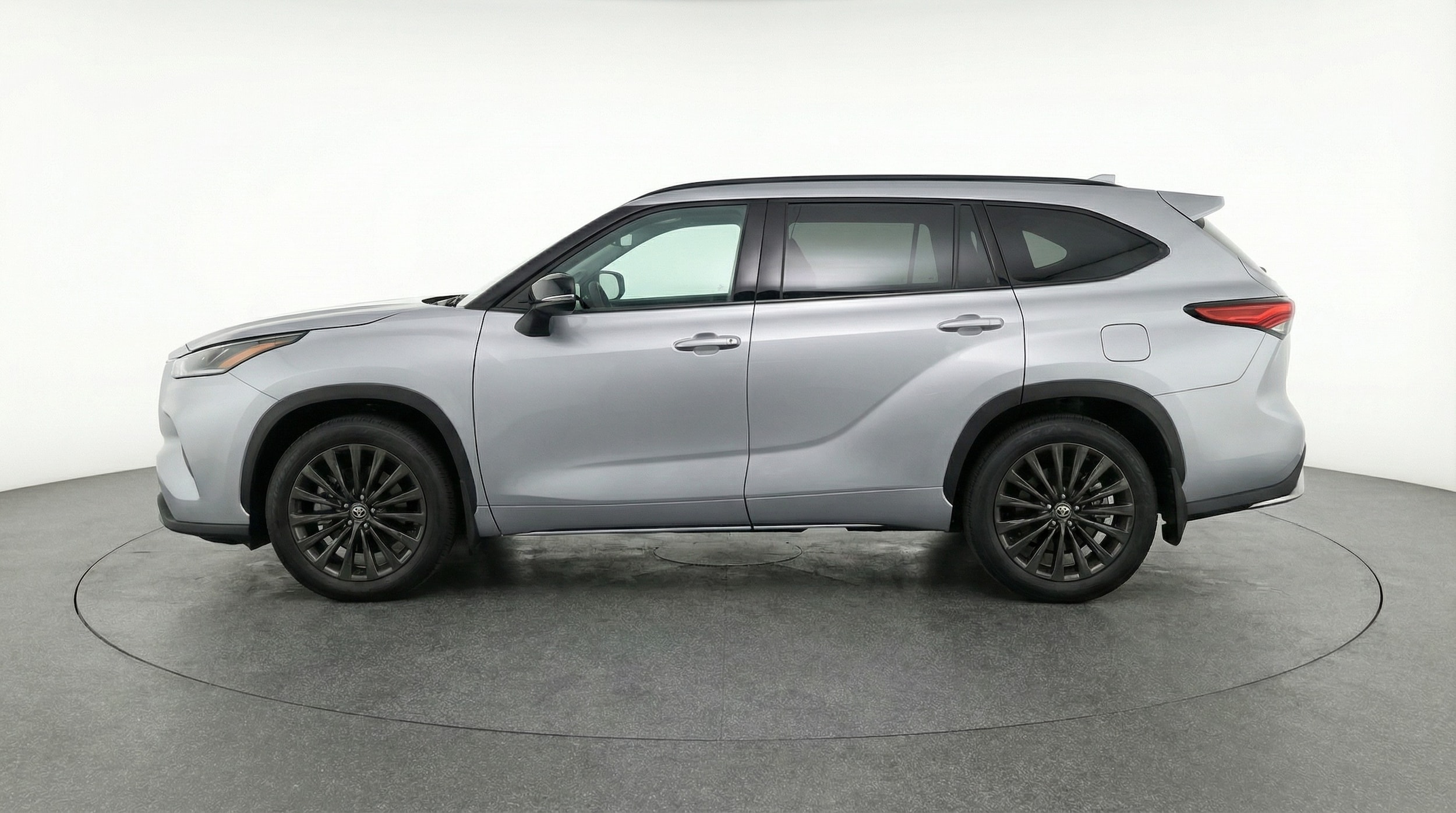 Thumbnail: 2025 Toyota Highlander - 4