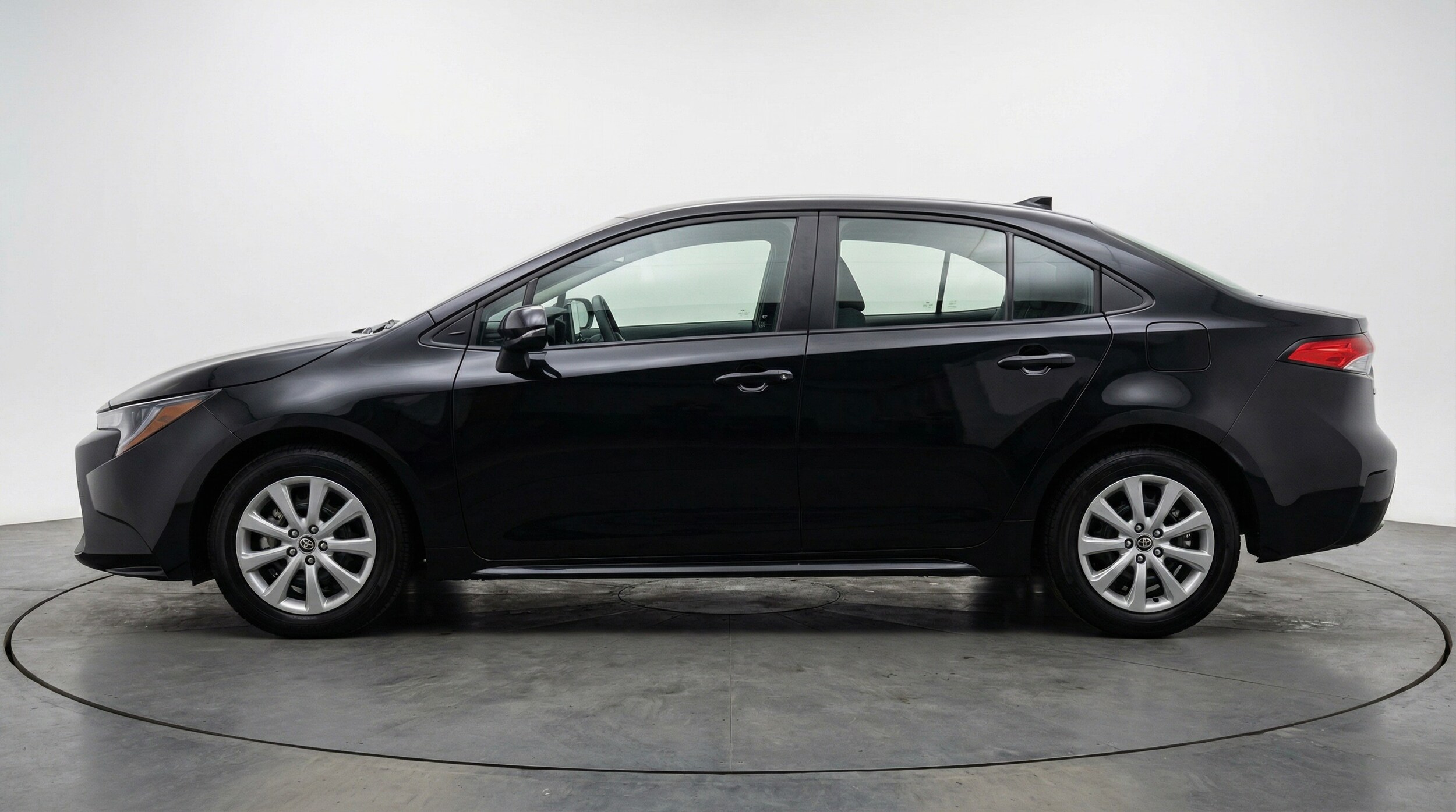 Thumbnail: 2025 Toyota Corolla - 4