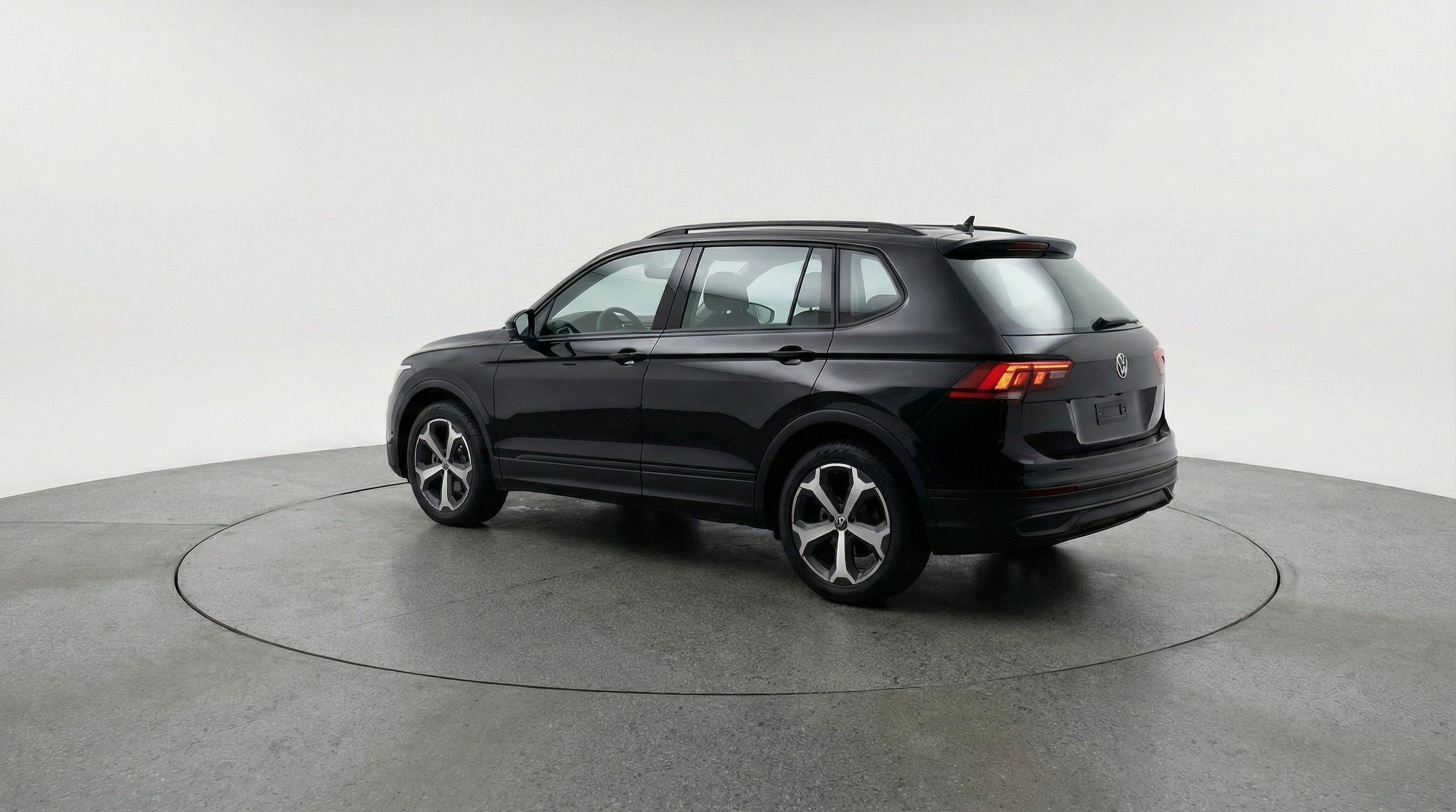 Thumbnail: 2026 Volkswagen Tiguan - 6