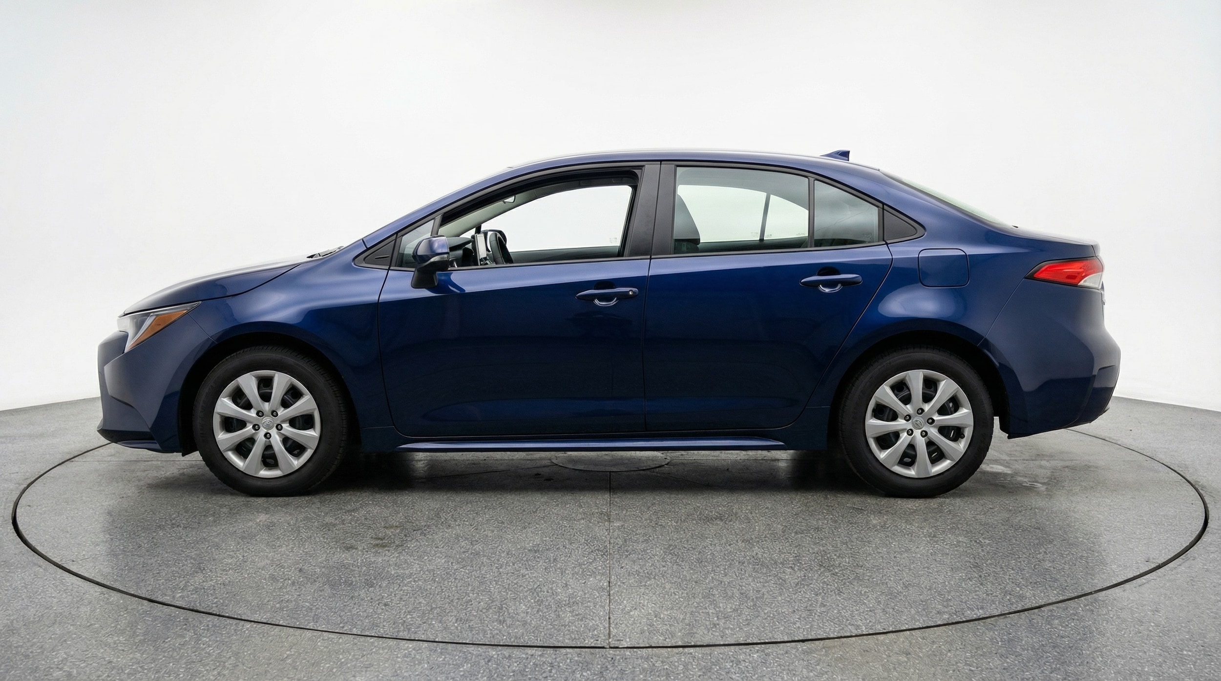 Thumbnail: 2025 Toyota Corolla - 4