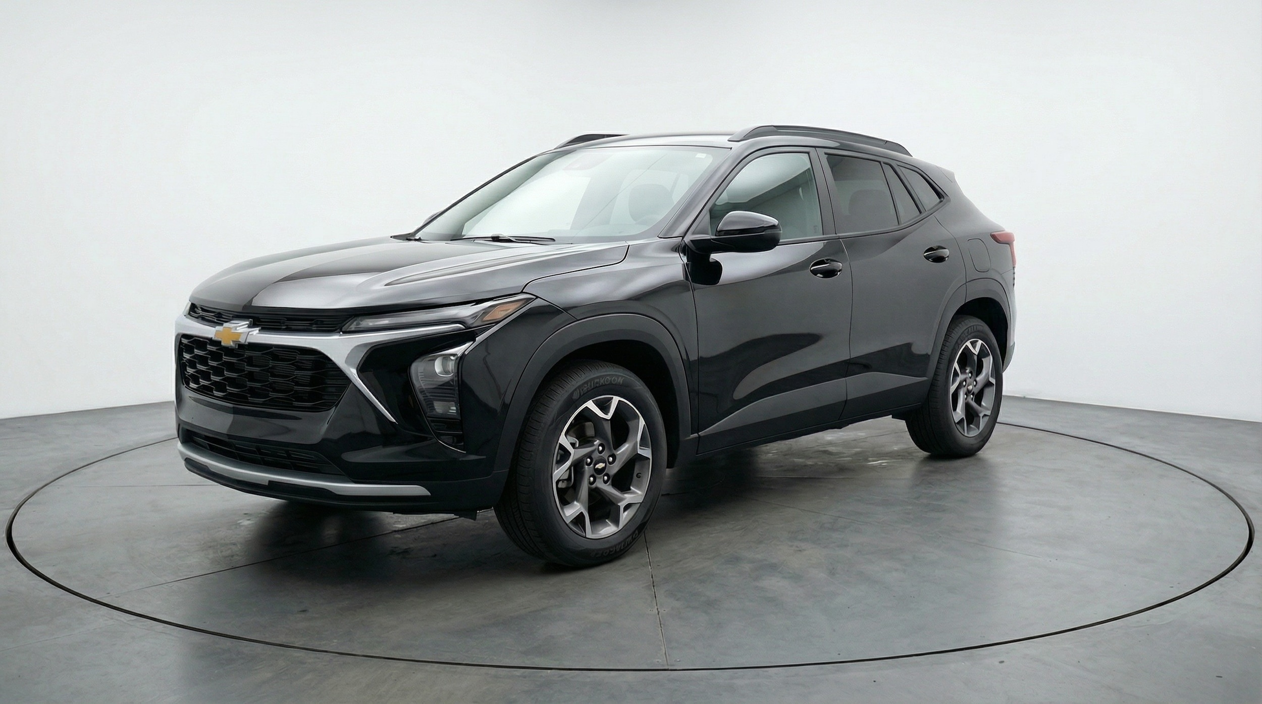 Thumbnail: 2025 Chevrolet Trax - 3