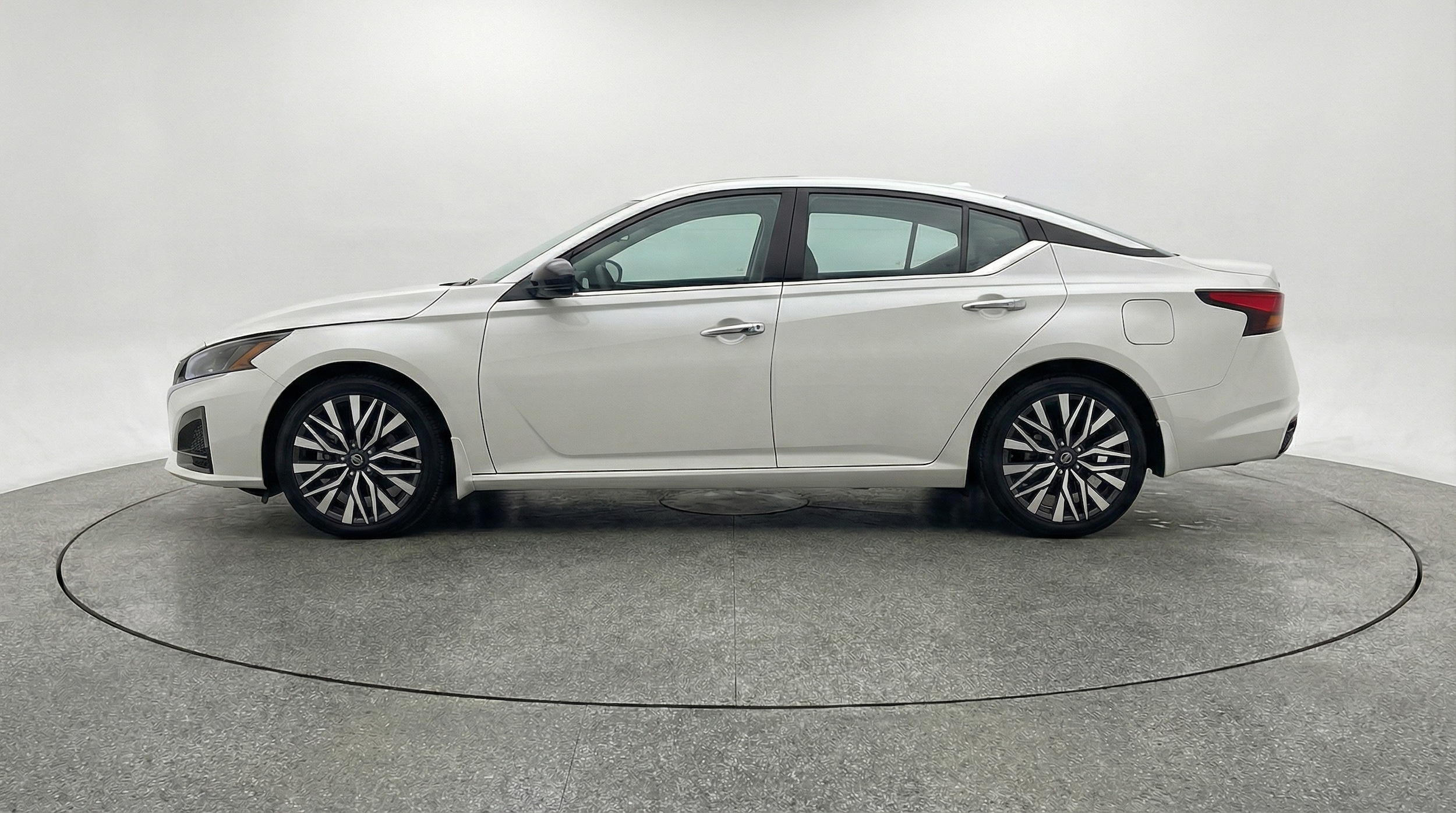 Thumbnail: 2025 Nissan Altima - 4