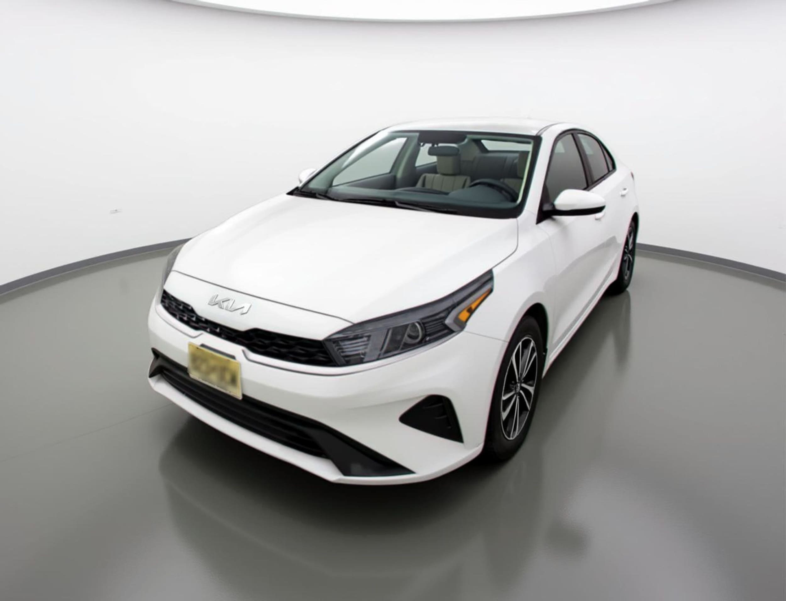 Thumbnail: 2024 Kia Forte - 3