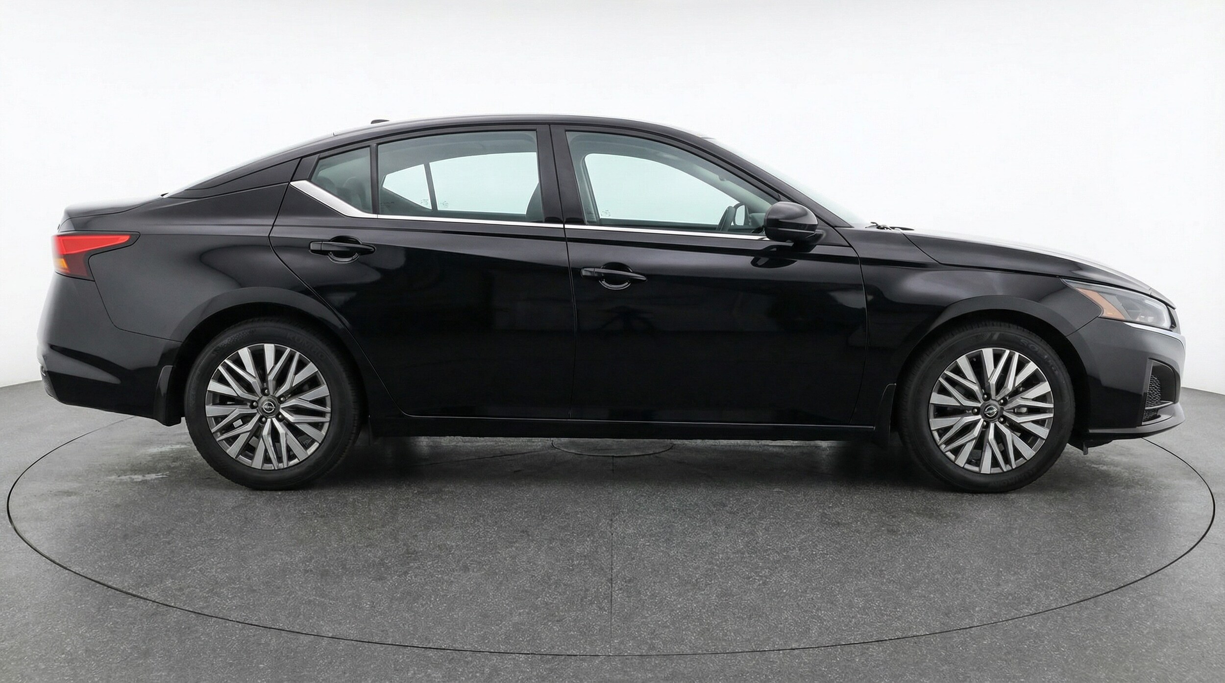 Thumbnail: 2025 Nissan Altima - 8