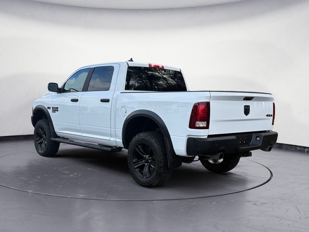 2022 Ram 1500 Classic SLT photo 3