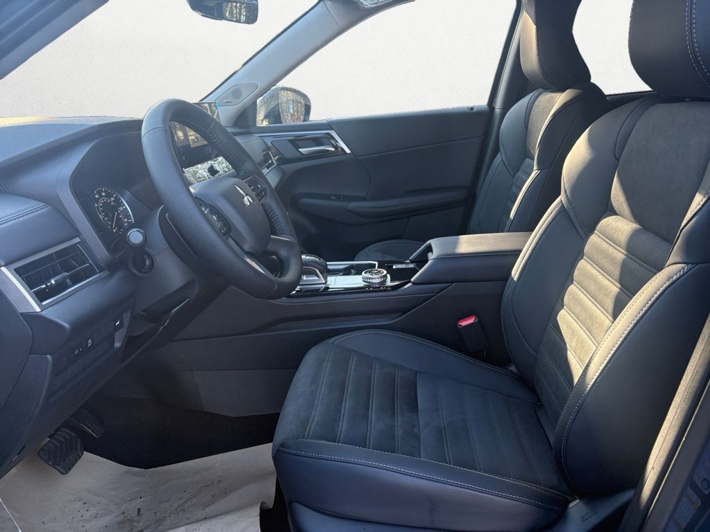 2026 Mitsubishi Outlander SE - Photo 10