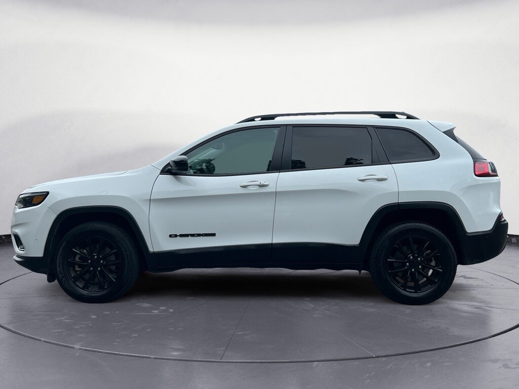 2023 Jeep Cherokee Altitude Lux photo 2