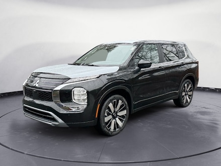 2025 Mitsubishi Outlander SE SUV