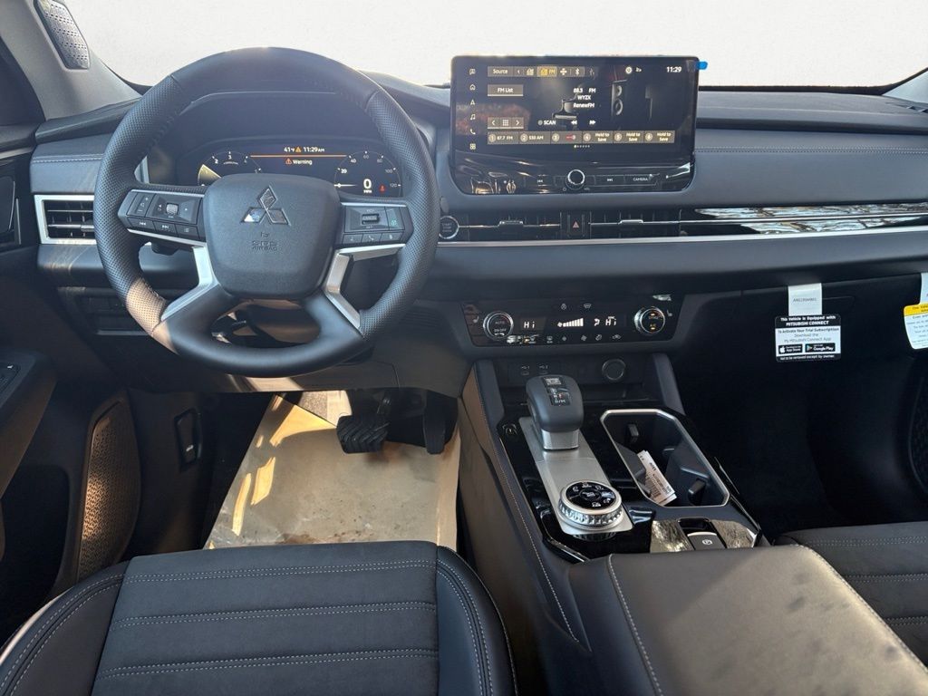 2026 Mitsubishi Outlander SE - Photo 10