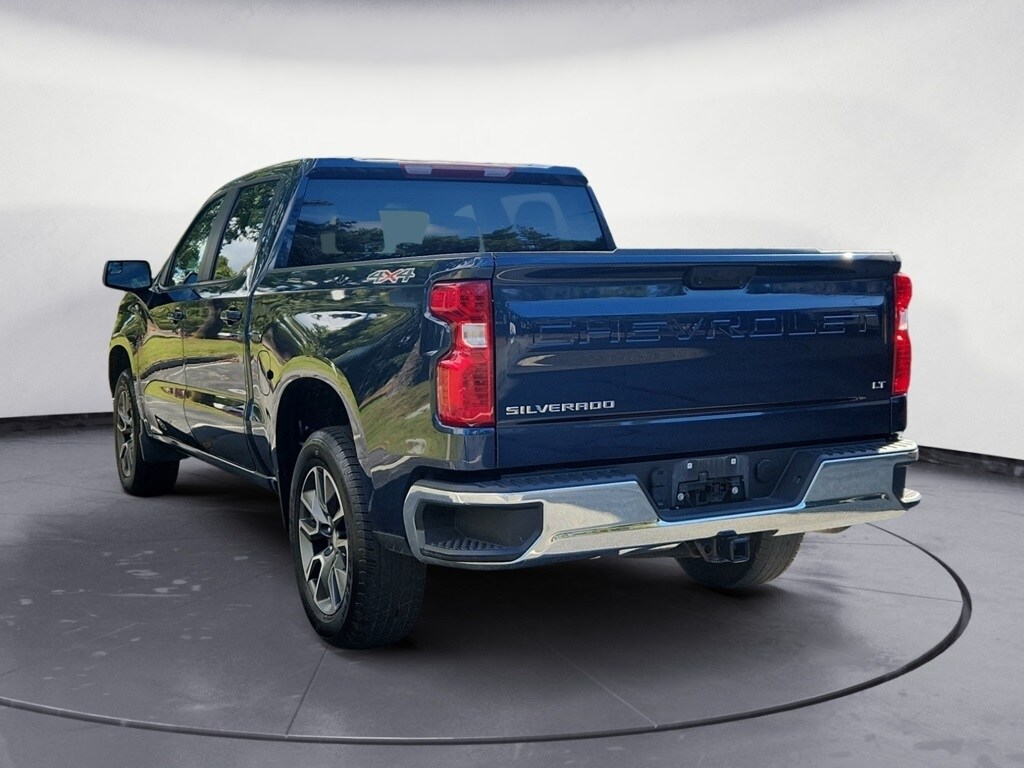 2022 Chevrolet Silverado 1500 LT photo 2