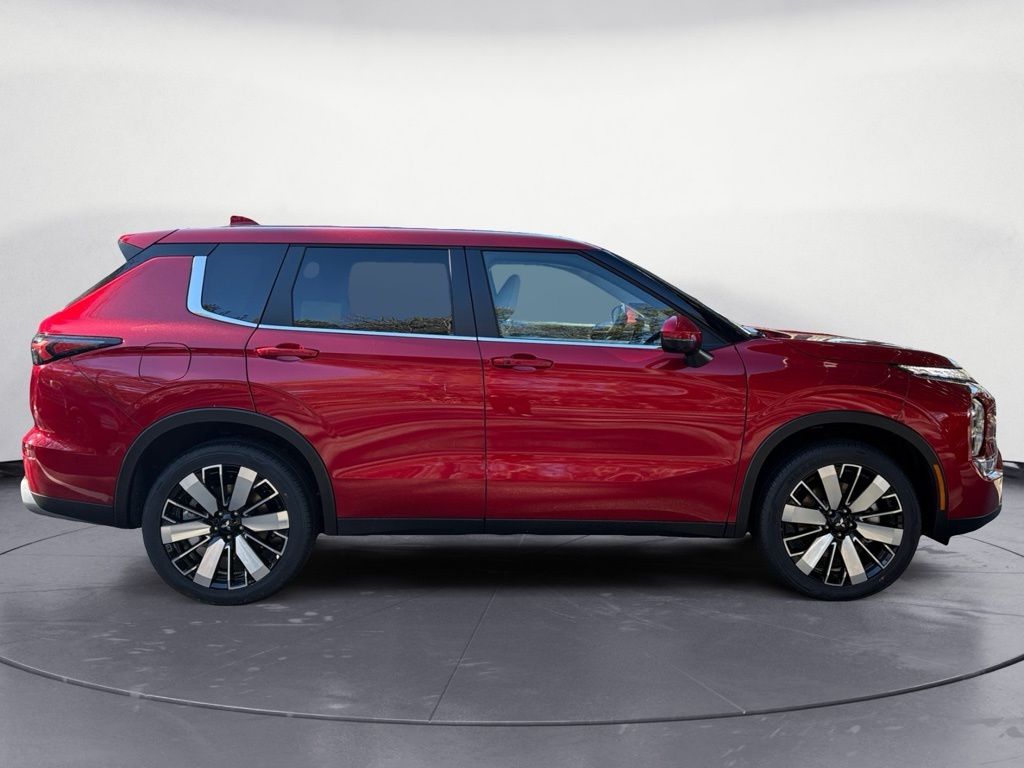 2026 Mitsubishi Outlander SE - Photo 6