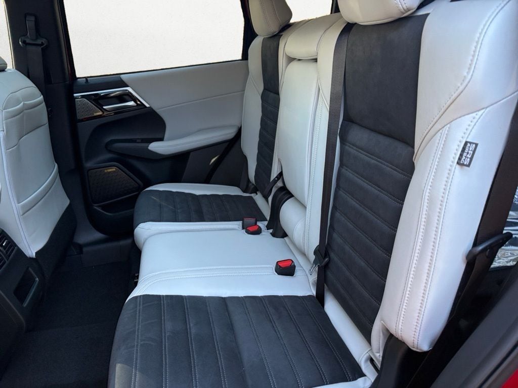 2026 Mitsubishi Outlander SE - Photo 13
